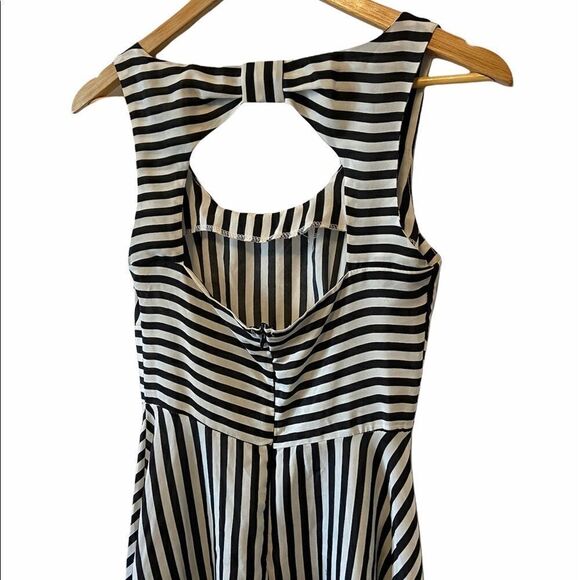 LOVELY GIRL Black&White Striped Cut Out Mini Dress - Picture 4 of 9